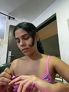Snapshot of Saray_queen1 chatting on June 28, 2026, 6:19 am Saray queen1 online show from June 28, 2026, 6:19 am