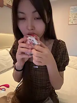 Jenny156cm online show from June 14, 2026, 9:33 am