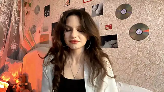 CarleenColley online show from May 16, 2026, 12:59 pm