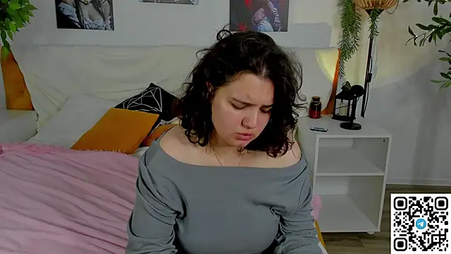 Mary F0x online show from June 14, 2026, 7:32 am