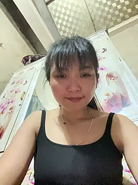 Snapshot of My-cute chatting on May 17, 2026, 12:56 pm My-cute online show from May 17, 2026, 12:56 pm