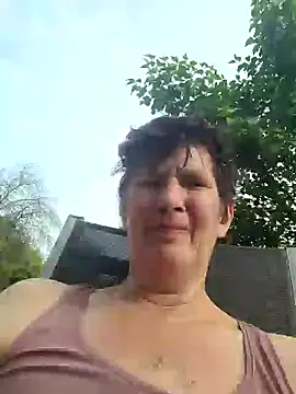 freche52f online show from May 17, 2026, 3:52 pm