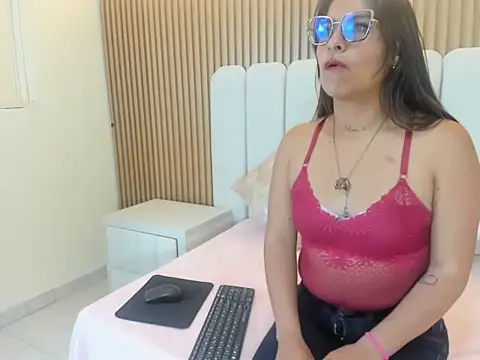 Irina Aura online show from May 21, 2026, 4:19 am