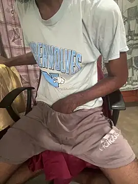 Snapshot of Inuchethi chatting on December 13, 2024, 10:51 am Inuchethi online show from December 13, 2024, 10:51 am