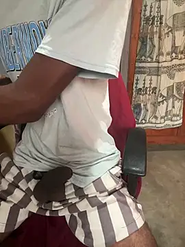 Snapshot of Inuchethi chatting on February 16, 2025, 1:25 am Inuchethi online show from February 16, 2025, 1:25 am