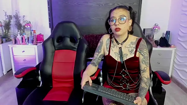 inkedsinners  online show from June 24, 2026, 4:06 pm