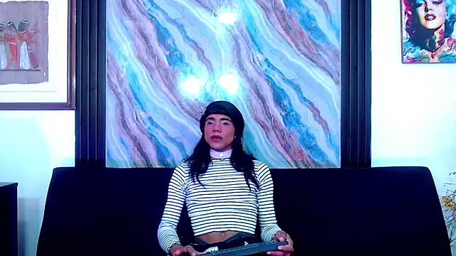 Snapshot of Elena_and_Julian chatting on June 4, 2026, 6:47 pm Elena and Julian online show from June 4, 2026, 6:47 pm