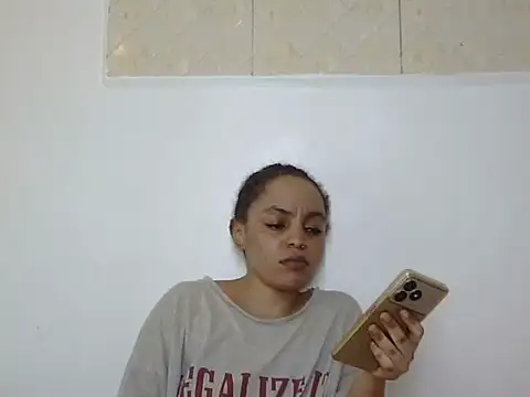 Snapshot of silk_couple1 chatting on June 25, 2026, 3:28 am silk couple1 online show from June 25, 2026, 3:28 am
