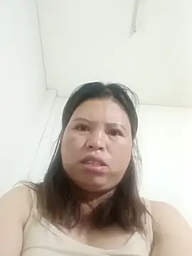 -Yeyi- online show from June 4, 2026, 10:16 pm
