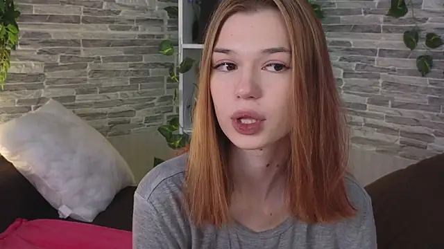 Snapshot of OliviaFoxsis chatting on May 23, 2026, 12:42 pm OliviaFoxsis online show from May 23, 2026, 12:42 pm