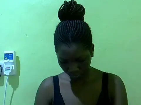 Snapshot of Sweet-Lynn chatting on June 26, 2026, 5:12 am Sweet-Lynn online show from June 26, 2026, 5:12 am