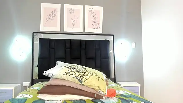 zoe curvyy online show from June 29, 2026, 12:16 pm