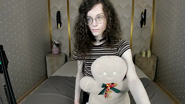 Snapshot of OlesiaBev chatting on May 20, 2026, 10:32 am OlesiaBev online show from May 20, 2026, 10:32 am