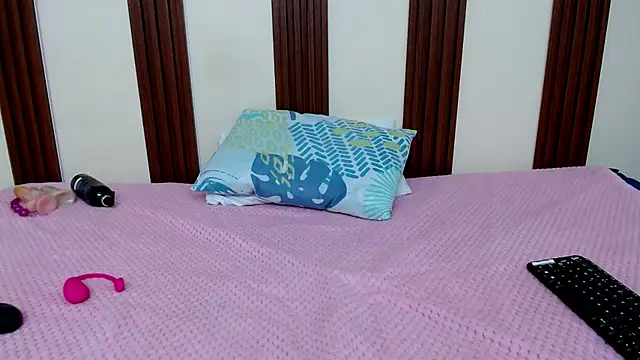 skinnykattylush19 online show from June 19, 2026, 6:18 am