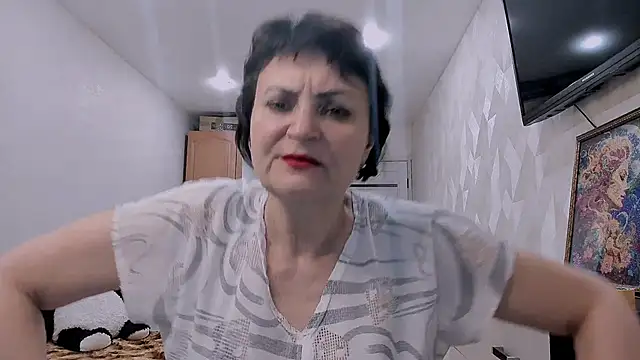 Snapshot of Helen_Beller chatting on May 16, 2026, 9:57 pm Helen Beller online show from May 16, 2026, 9:57 pm