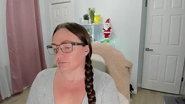 Snapshot of Vika73 chatting on December 13, 2024, 9:41 pm Vika73 online show from December 13, 2024, 9:41 pm