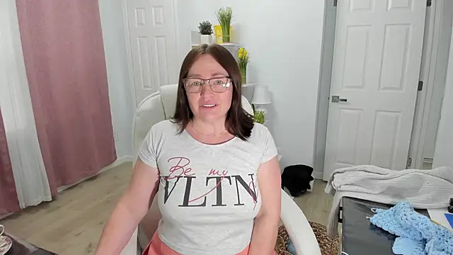 Snapshot of Vika73 chatting on February 8, 2025, 2:38 pm Vika73 online show from February 8, 2025, 2:38 pm