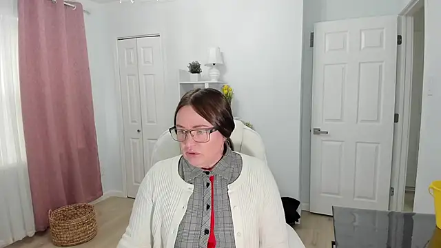 Snapshot of Vika73 chatting on February 18, 2025, 3:10 pm Vika73 online show from February 18, 2025, 3:10 pm