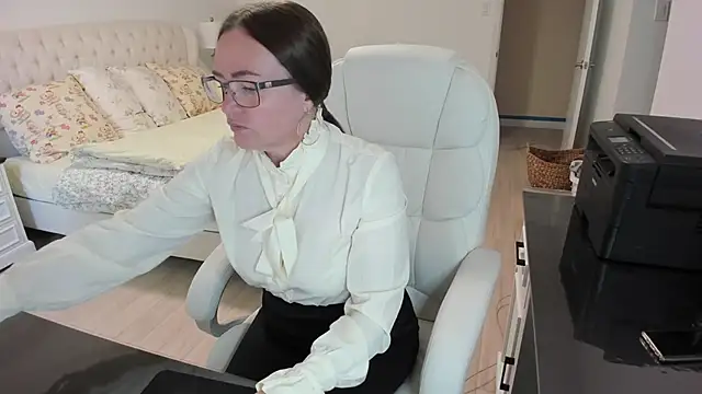 Snapshot of Vika73 chatting on September 9, 2025, 12:59 pm Vika73 online show from September 9, 2025, 12:59 pm