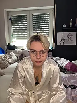 HannahFoxxx online show from May 19, 2026, 9:15 am
