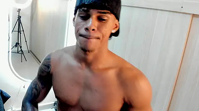 Snapshot of Joao_da_silva19 chatting on June 14, 2026, 2:24 am Joao da silva19 online show from June 14, 2026, 2:24 am