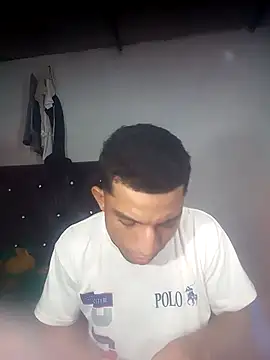 soymartinez2004 online show from May 18, 2026, 6:25 pm