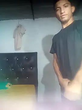 soymartinez2004 online show from May 24, 2026, 4:56 pm