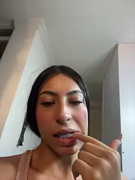 Snapshot of Velunett chatting on May 29, 2026, 10:13 am Velunett online show from May 29, 2026, 10:13 am