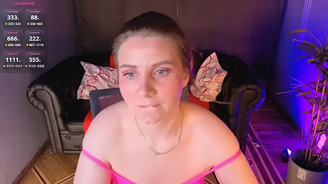 Snapshot of Kassandra_Williams chatting on June 11, 2026, 3:43 pm Kassandra Williams online show from June 11, 2026, 3:43 pm