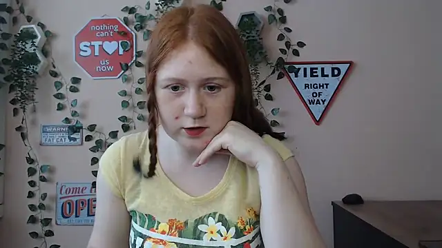 Red  Girll online show from May 21, 2026, 11:28 am
