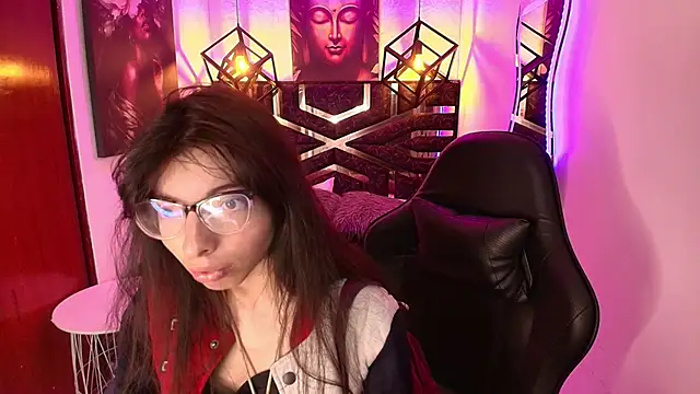 Snapshot of Allyshon_ chatting on June 22, 2026, 7:33 pm Allyshon online show from June 22, 2026, 7:33 pm