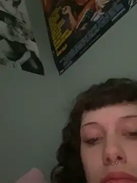 stargrrl online show from May 18, 2026, 9:42 pm