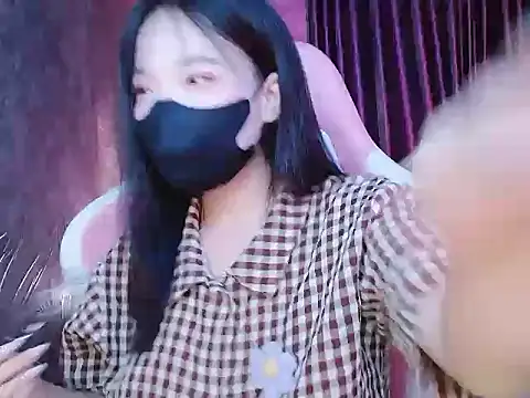 Snapshot of Julie_Ulie chatting on June 27, 2026, 2:55 pm Julie Ulie online show from June 27, 2026, 2:55 pm