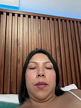 ISABELLA  LUNA online show from June 30, 2026, 1:17 am