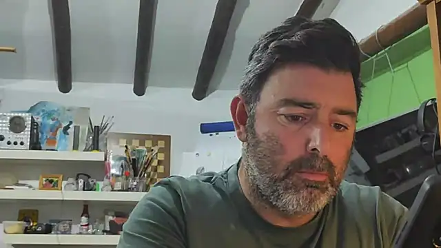 MJesuzzz online show from May 19, 2026, 11:44 pm