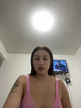 EsmeraldaMidnight online show from June 25, 2026, 6:07 am
