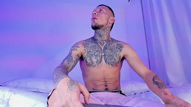  Kevin xxx online show from February 26, 2025, 6:47 am