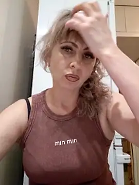 Snapshot of Kitty-MEOWW chatting on May 22, 2026, 7:52 pm Kitty-MEOWW online show from May 22, 2026, 7:52 pm