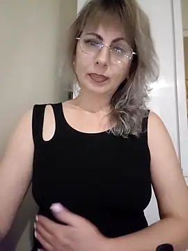 Kitty-MEOWW online show from June 8, 2026, 10:21 pm