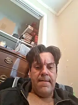 ELVISPRESI online show from May 27, 2026, 8:39 pm