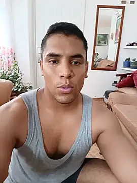 Snapshot of MiloThatch08 chatting on May 21, 2026, 12:12 pm MiloThatch08 online show from May 21, 2026, 12:12 pm