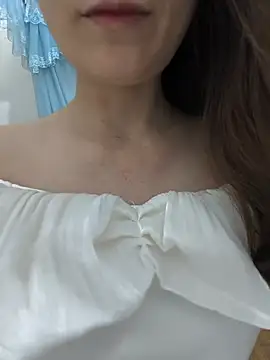 Snapshot of Lye_lovely chatting on June 19, 2026, 1:37 pm Lye lovely online show from June 19, 2026, 1:37 pm