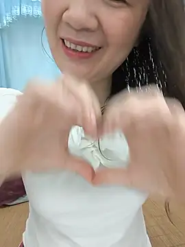 Snapshot of Lye_lovely chatting on June 26, 2026, 1:15 pm Lye lovely online show from June 26, 2026, 1:15 pm