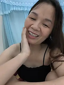 Snapshot of Lye_lovely chatting on July 6, 2026, 6:32 am Lye lovely online show from July 6, 2026, 6:32 am