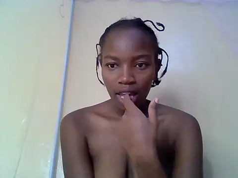 aliana082169 online show from July 15, 2026, 8:41 am