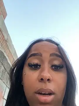 jhenannyy online show from May 28, 2026, 9:17 am