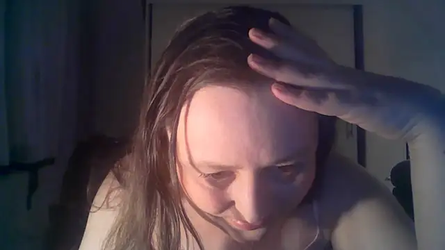Snapshot of TaylorLovely chatting on May 27, 2026, 8:28 pm TaylorLovely online show from May 27, 2026, 8:28 pm