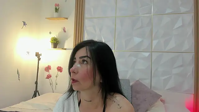 Snapshot of Anniee_333 chatting on June 29, 2026, 1:33 pm Anniee 333 online show from June 29, 2026, 1:33 pm