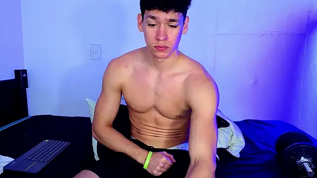 Luke Muscle online show from June 4, 2026, 2:39 am