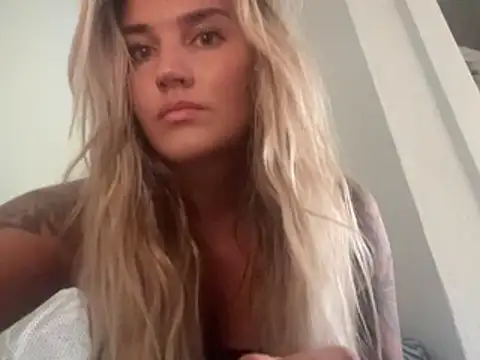Snapshot of thebeachyblonde chatting on July 8, 2026, 10:58 pm thebeachyblonde online show from July 8, 2026, 10:58 pm